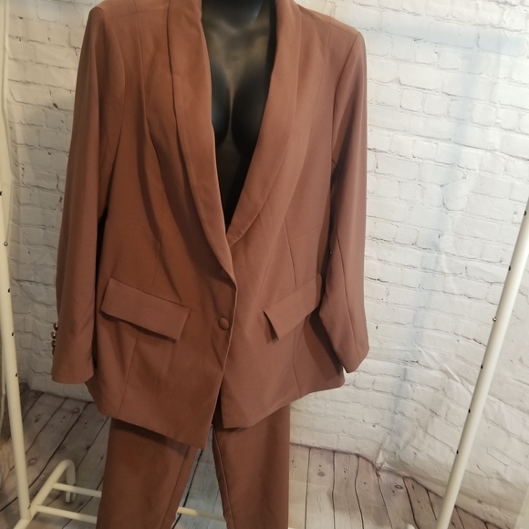 Women's Elegant 2 Pieces Brown Blazer Suit - Picture 3 of 16